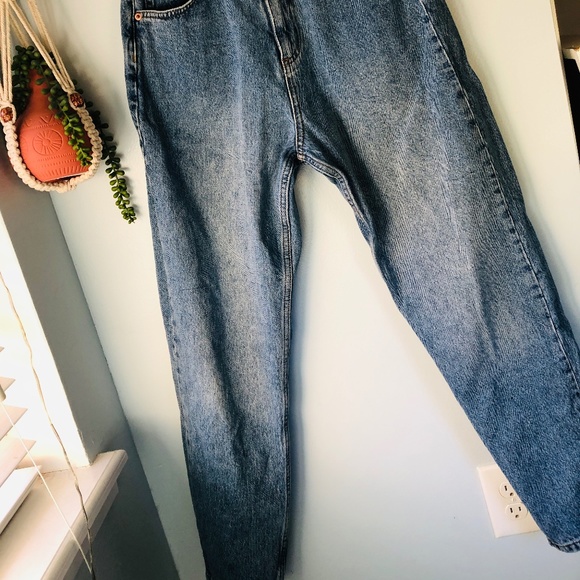 High Waisted Loose Taper Jeans  Size 25 - Picture 6 of 6